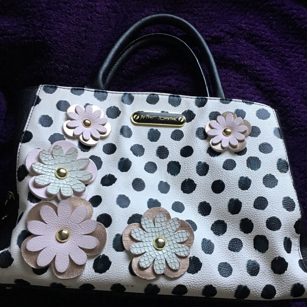 **SOLD SOLD SOLD SOLD**